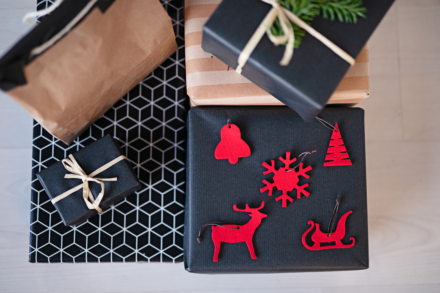 Large felt decoration set - Santa's Light Shop