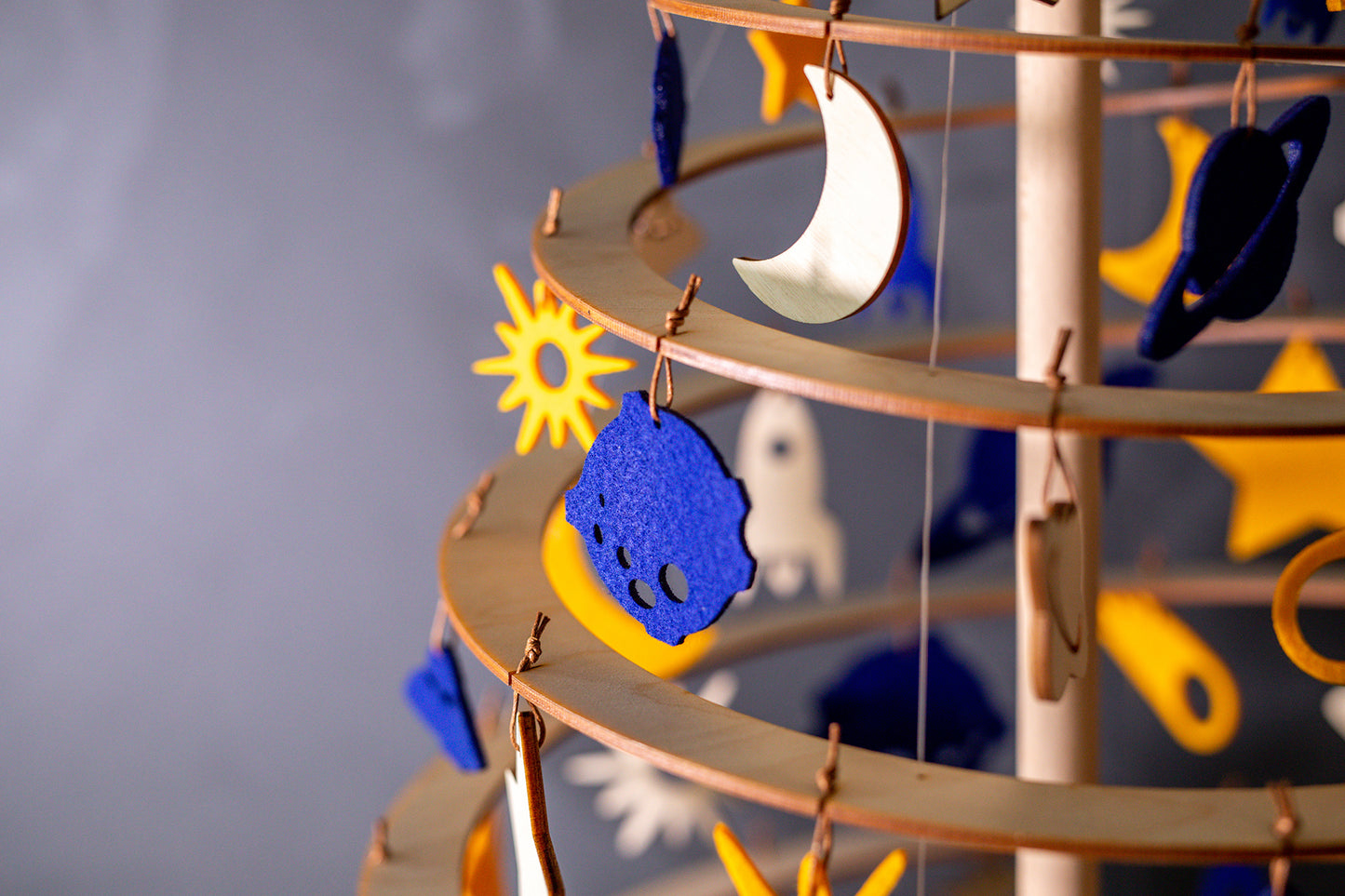 Spira Mini + space decoration set - Santa's Light Shop